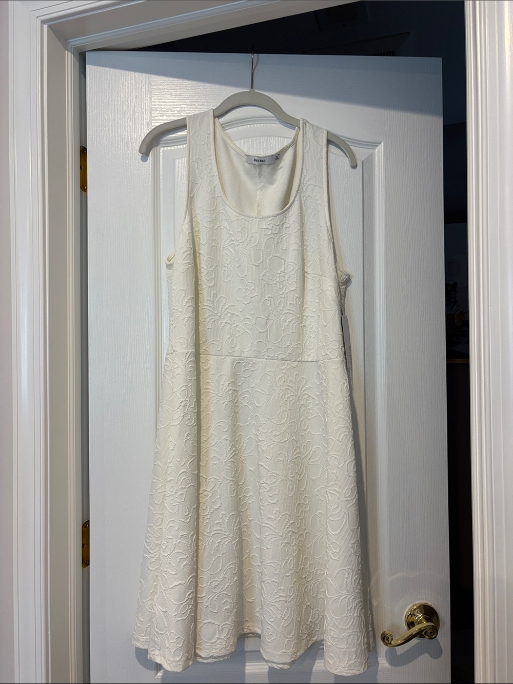 Off white Floral Lace Sleeveless A-Line Dress